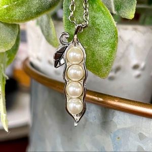 4 Peas in a Pod necklace